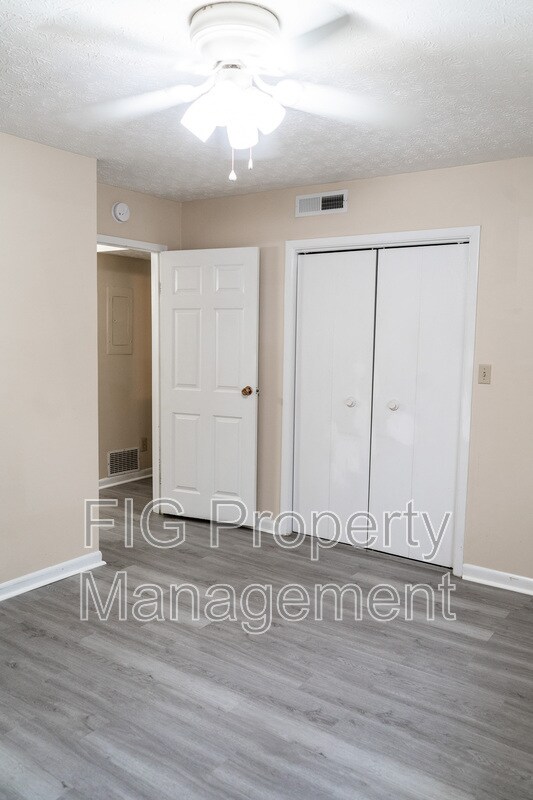 Building Photo - 1808 Lively Rd