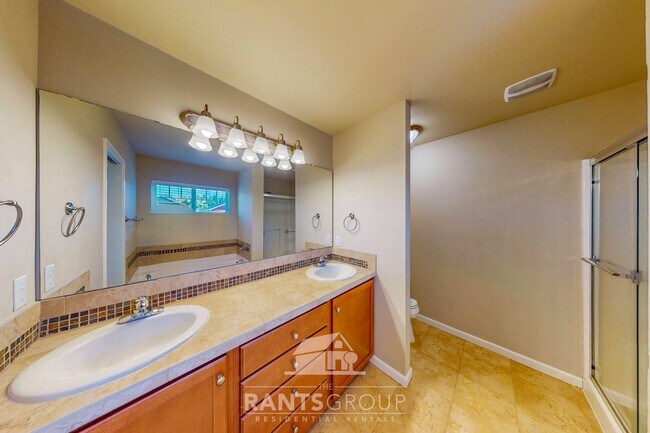 Building Photo - "Cozy" Meets "Modern": 3-Bedroom Home with Dreamy Front Porch Retreat!