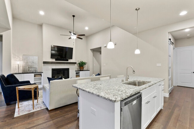 Building Photo - 11482 Misty Ridge Dr
