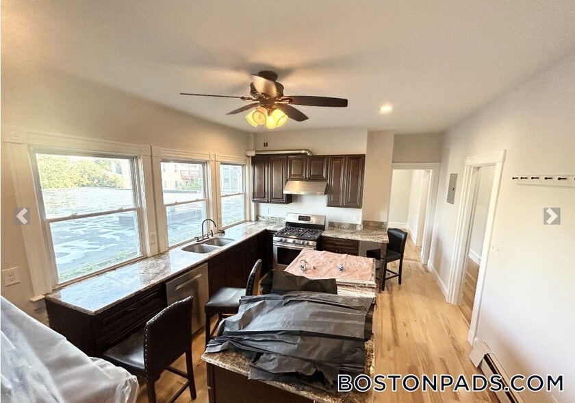 Building Photo - 3 Mt Vernon St