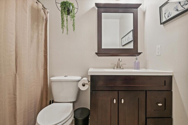 Building Photo - 1250 S Monaco St Pkwy