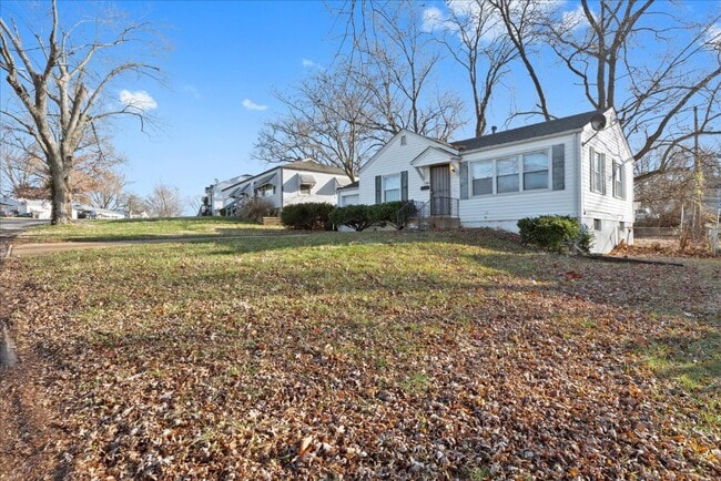 Building Photo - 1324 Odessa Dr