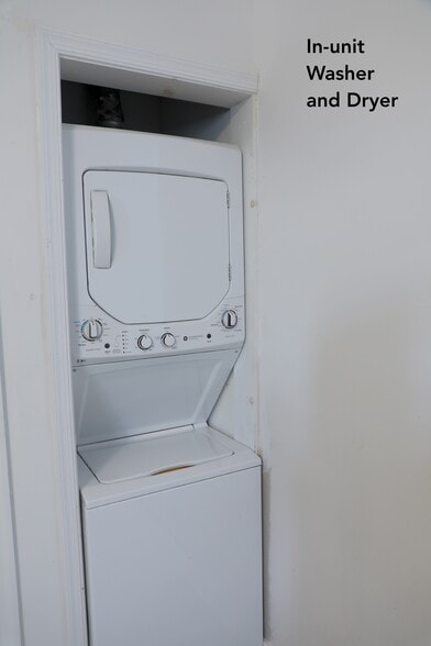 Building Photo - 27 E 18th St