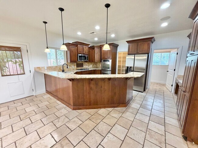 Building Photo - 2254 S 240 W