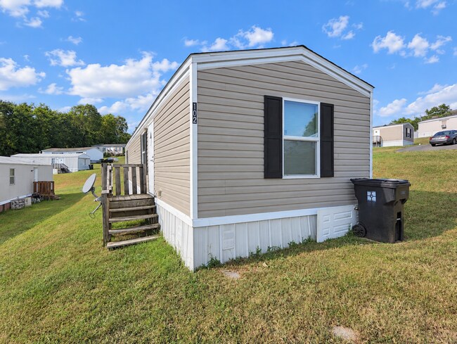 Building Photo - 102 Bakersby Ct
