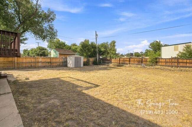 Building Photo - 1495 Prado Dr