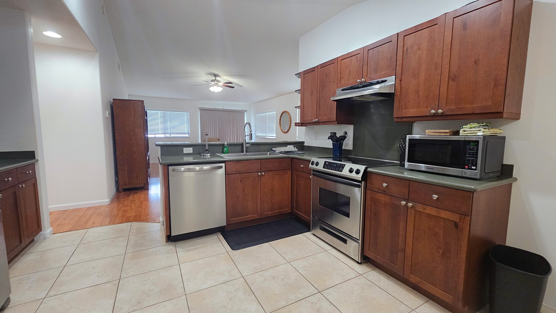 Building Photo - 75-676-676 Lalii Pl