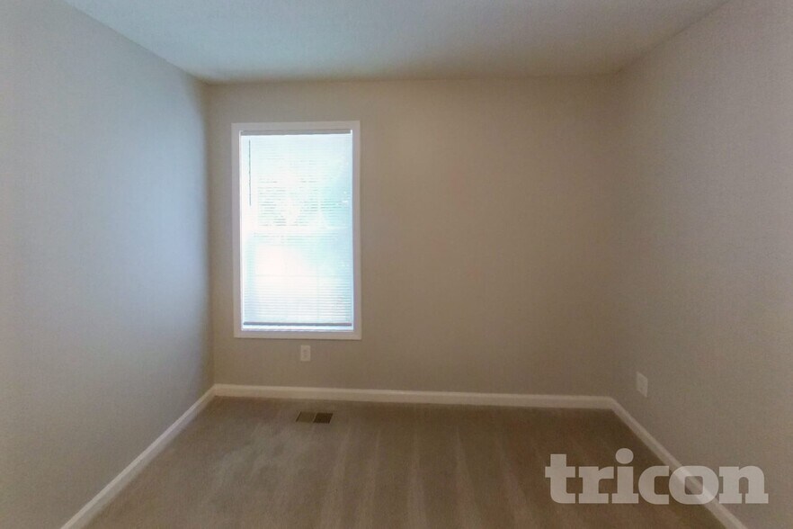 Building Photo - 7222 Brittany Way