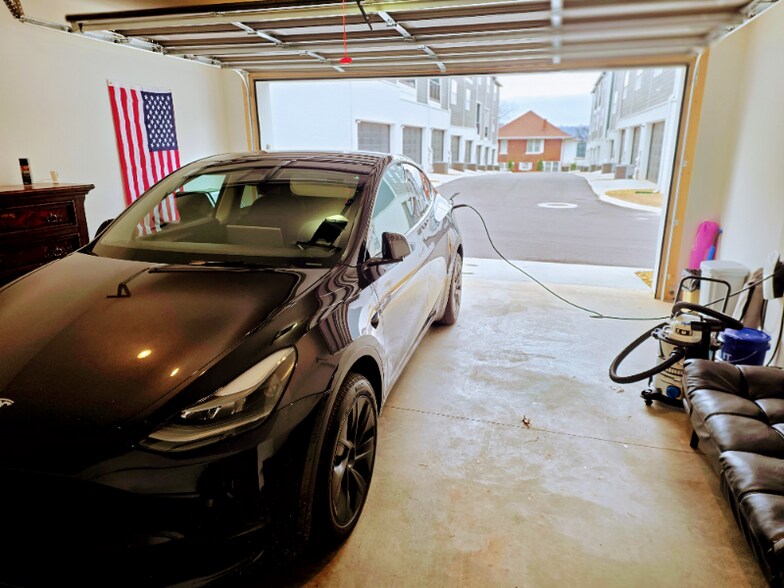 Building Photo - 703 Bespoke Wy