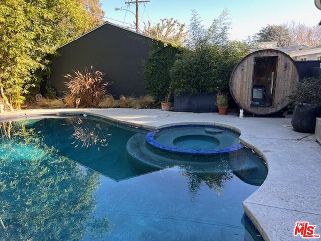 Building Photo - 3314 McLaughlin Ave