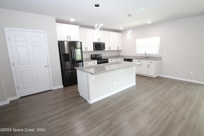 Building Photo - 695 Boughton Way