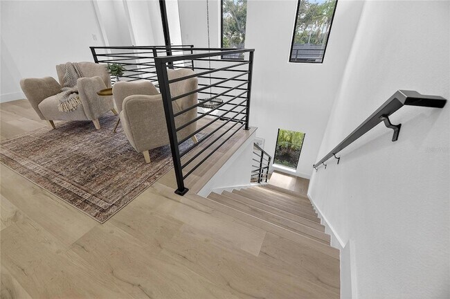 Building Photo - 2335 Oak Terrace