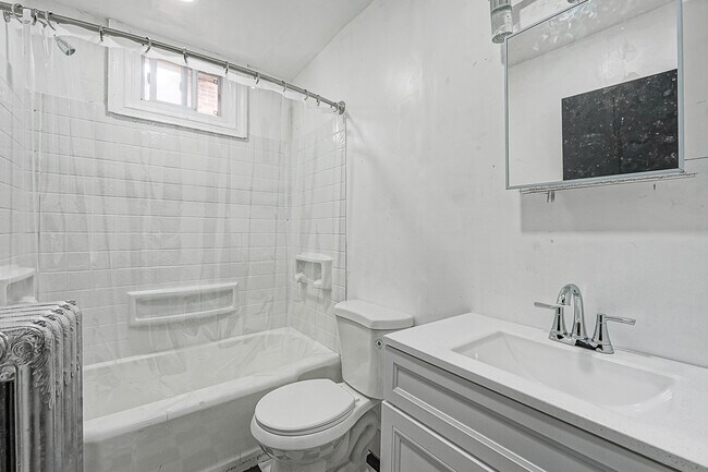Building Photo - 510 S 48th St