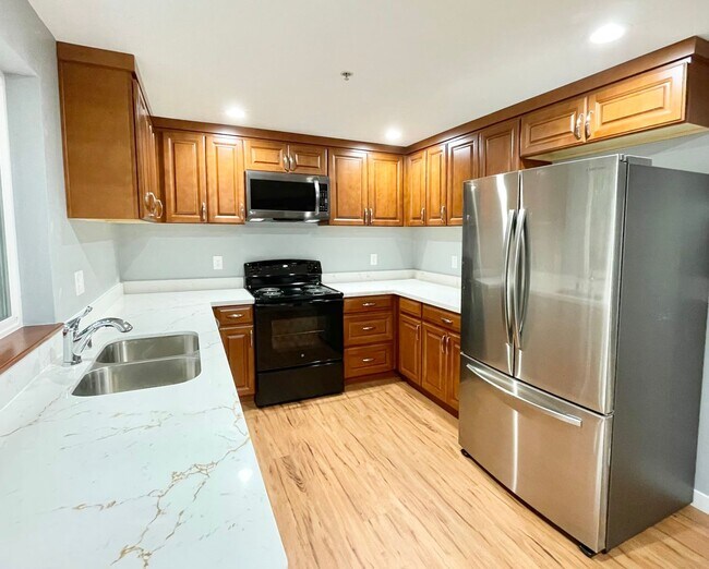 Building Photo - 15313 15th Ave NE