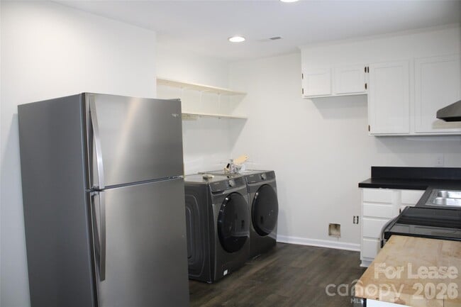 Building Photo - 428 Beaty St