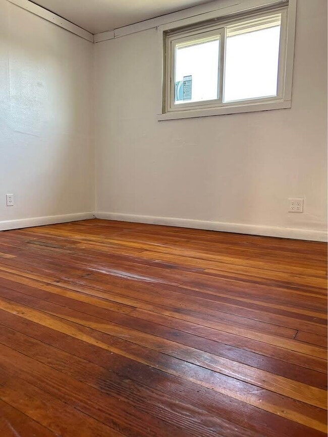 Building Photo - 304 N Wilson St