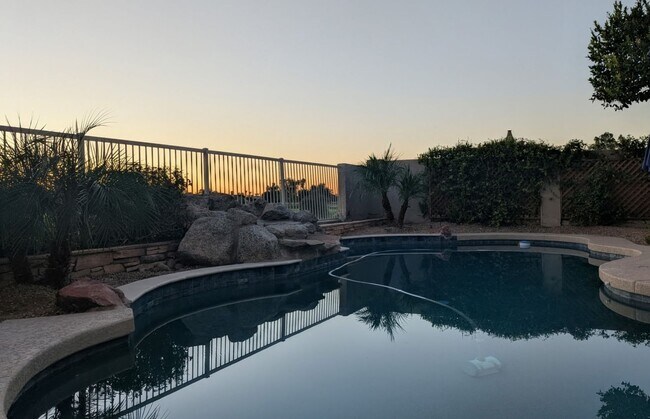 Building Photo - 4 Bedroom 2.5 Bath w/3 Car Garage in Superstition Springs****$1000 off first months rent if rente...