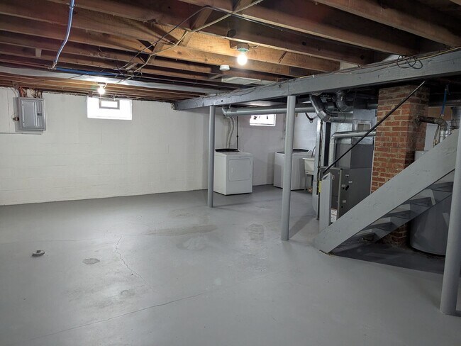 Building Photo - 1266 Magnolia Ave