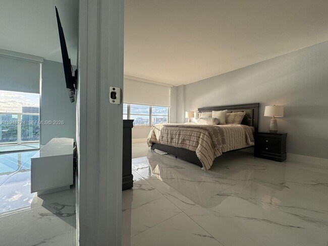 Building Photo - 3800 S Ocean Dr