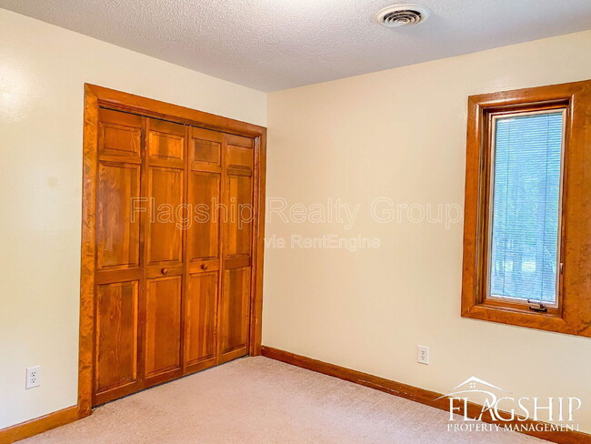 Building Photo - 1228 Forest Acres Dr