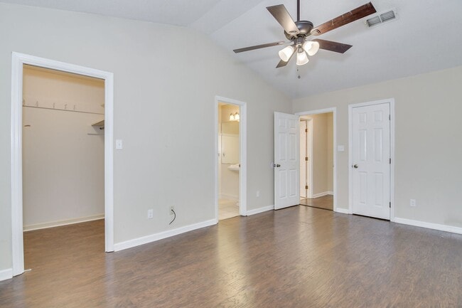 Building Photo - Ranch In Columbia County