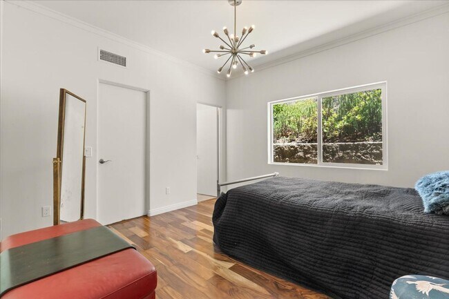 Building Photo - Vista Panoramic View 6 Bedroom 4.5 Bathroom Home for Rent