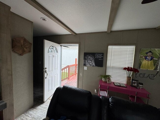 Building Photo - 5439 FM 762 Rd