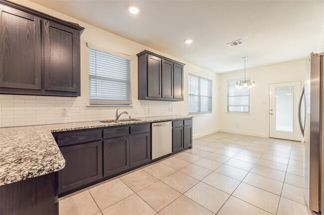 Building Photo - 7105 Wildflower Wy
