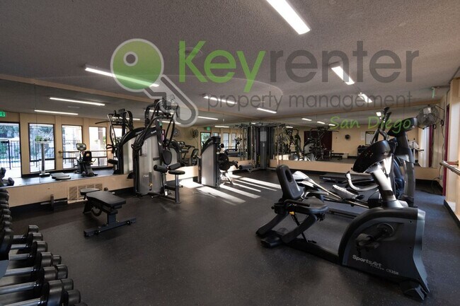 Building Photo - Walking distance to Fashion Vally Mall |2 minute drive to both North and South 163, as well as I-8