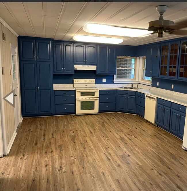 Building Photo - SPECIAL Blue Ridge Estates on Emerald Mountain