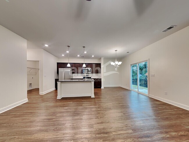 Building Photo - 121 Sweet Gum Dr