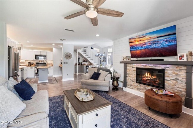 Building Photo - 4304 E Milton Dr