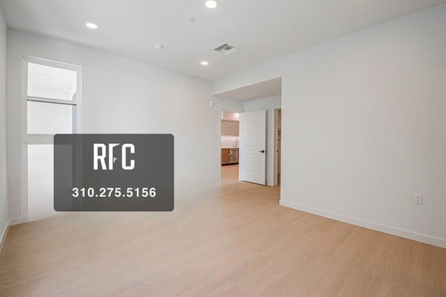 Building Photo - Welcome to the Gramercy