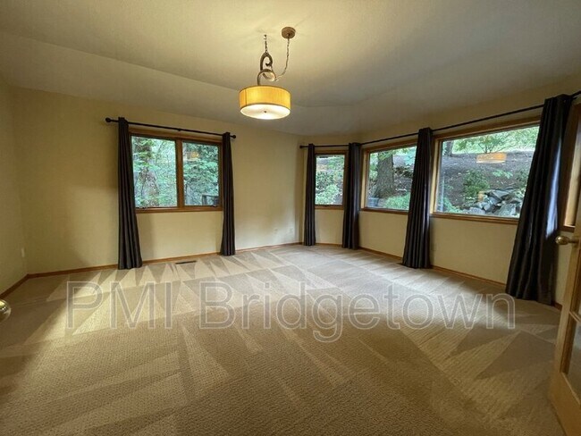 Building Photo - 11011 S Southridge Dr