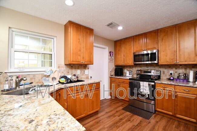 Building Photo - 3410 Plum Brook Ln