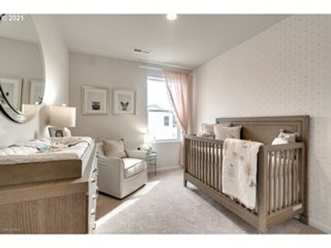 Building Photo - 3 Bed 2.5 Bath Home in Vancouver! Stainles...