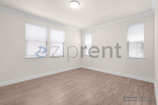 Building Photo - 941 Bracken Ct