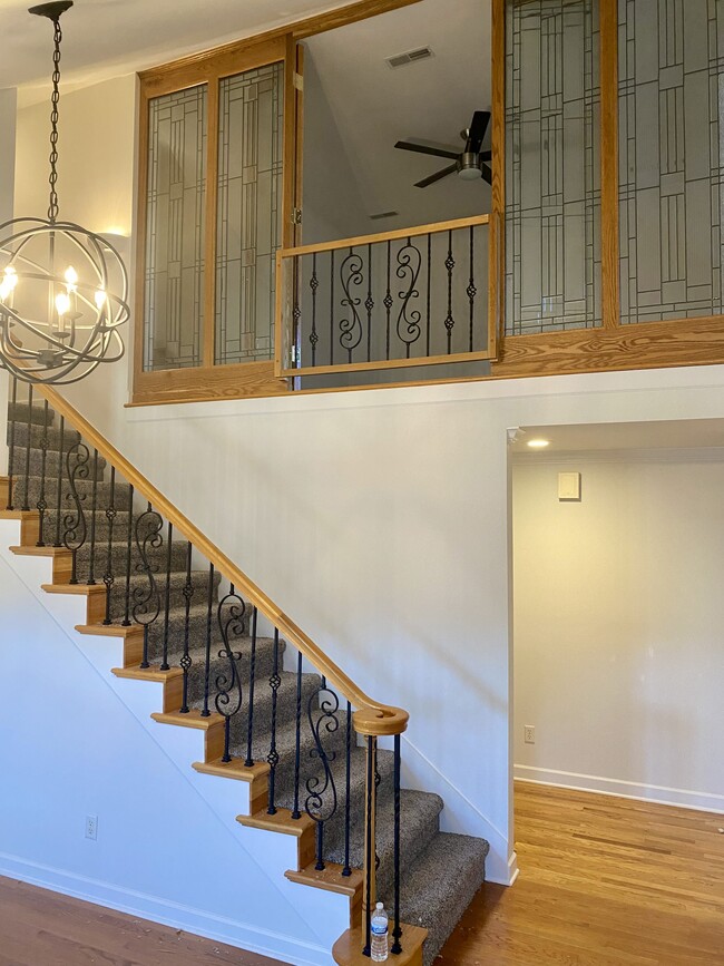 Building Photo - 804 Steeplechase Way