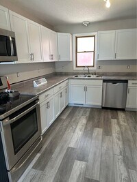 Building Photo - 402 2nd Ave N