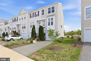 Building Photo - 8333 Scotland Loop