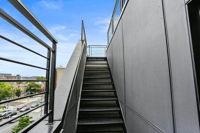 Building Photo - Private Double Decker Rooftop! - Modern Lu...