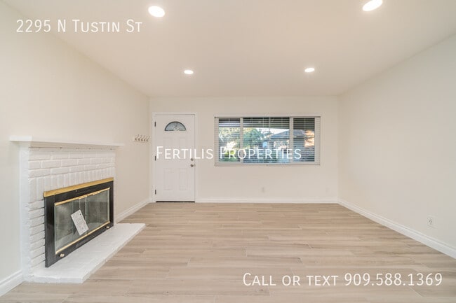 Building Photo - 2295 N Tustin St