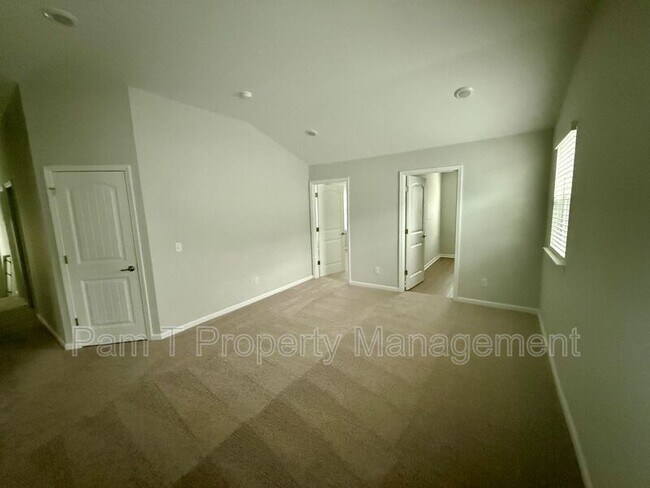 Building Photo - 400 Airways Ave