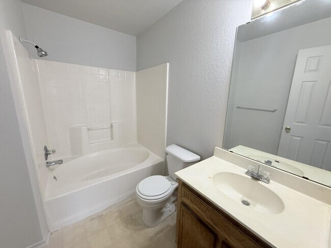 Building Photo - 3708 Gus Dr