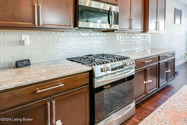 Building Photo - 107 Irondale Ct