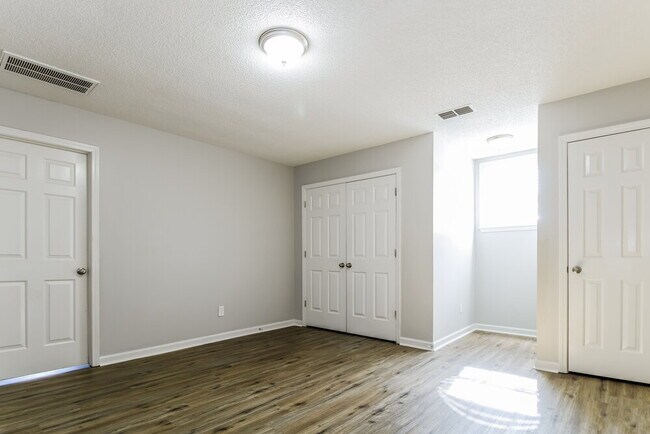 Building Photo - 231 Woodshire Ln