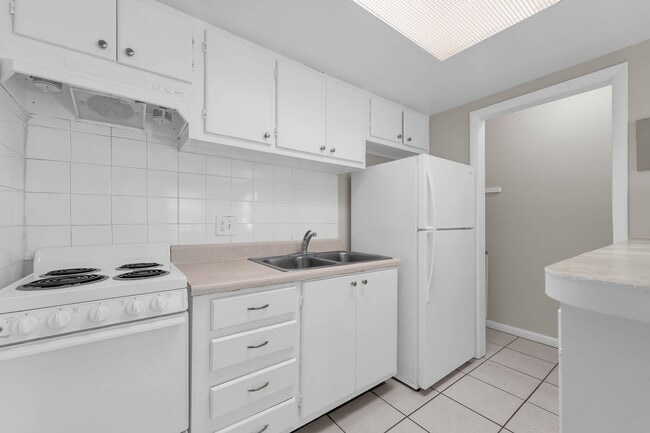 Building Photo - 1BD/1BA Apartment off Curry Ford in Henley Park Apartments!