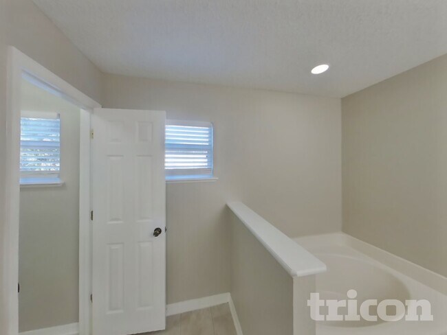 Building Photo - 9297 Oak Grove St