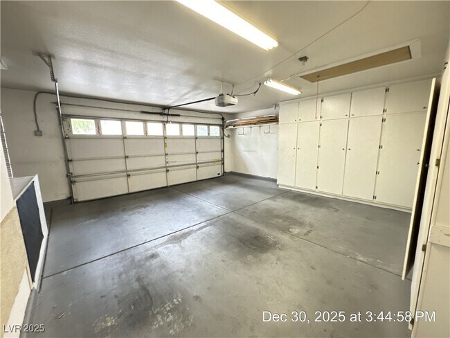 Building Photo - 3981 Lone Mesa Dr