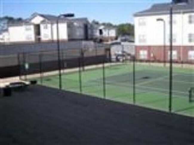 Building Photo - Furnished! Cozy one bedroom with large bedroom, walk in closet. Community ,pool and gym